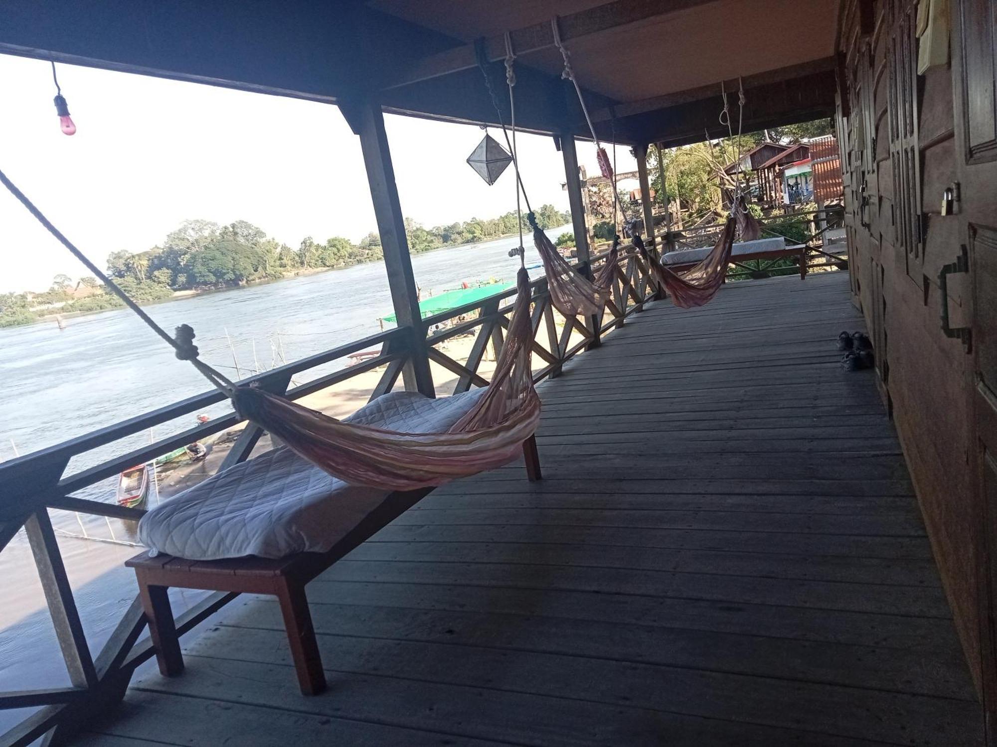 Champa Guesthouse Muang Khong Exterior photo